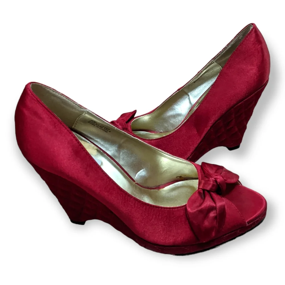 Steve Madden Ruby Red Satin Wedge Shoe, 8M